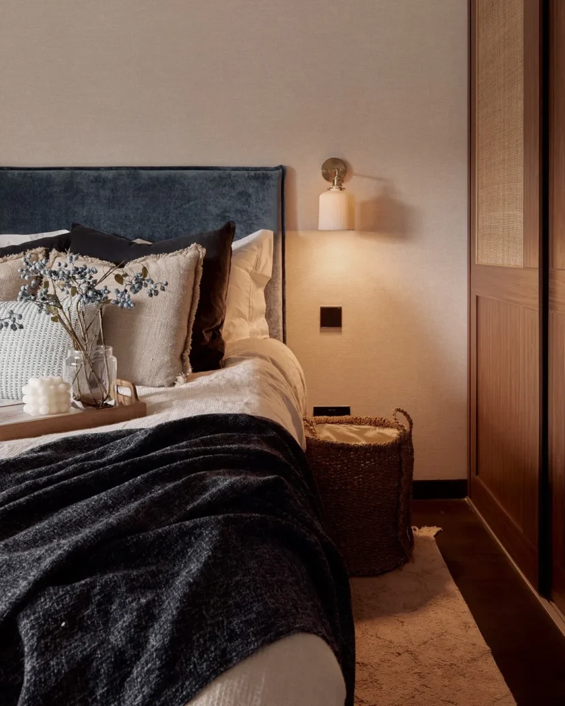 Sophisticated Navy and Wood Tones